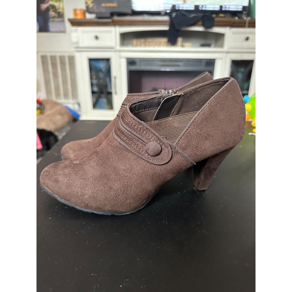 X-Appeal‎ Brown Heeled Booties in 8